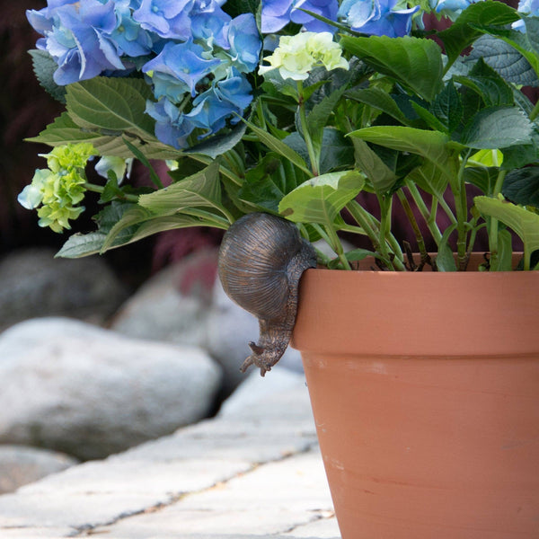 Snail Pot Hugger