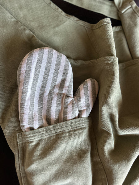 Mickie Striped Oven Mitt
