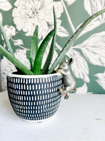 Rabbit Pot Hugger